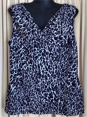 Beautiful Large 212 Collection Sleeveless Blouse